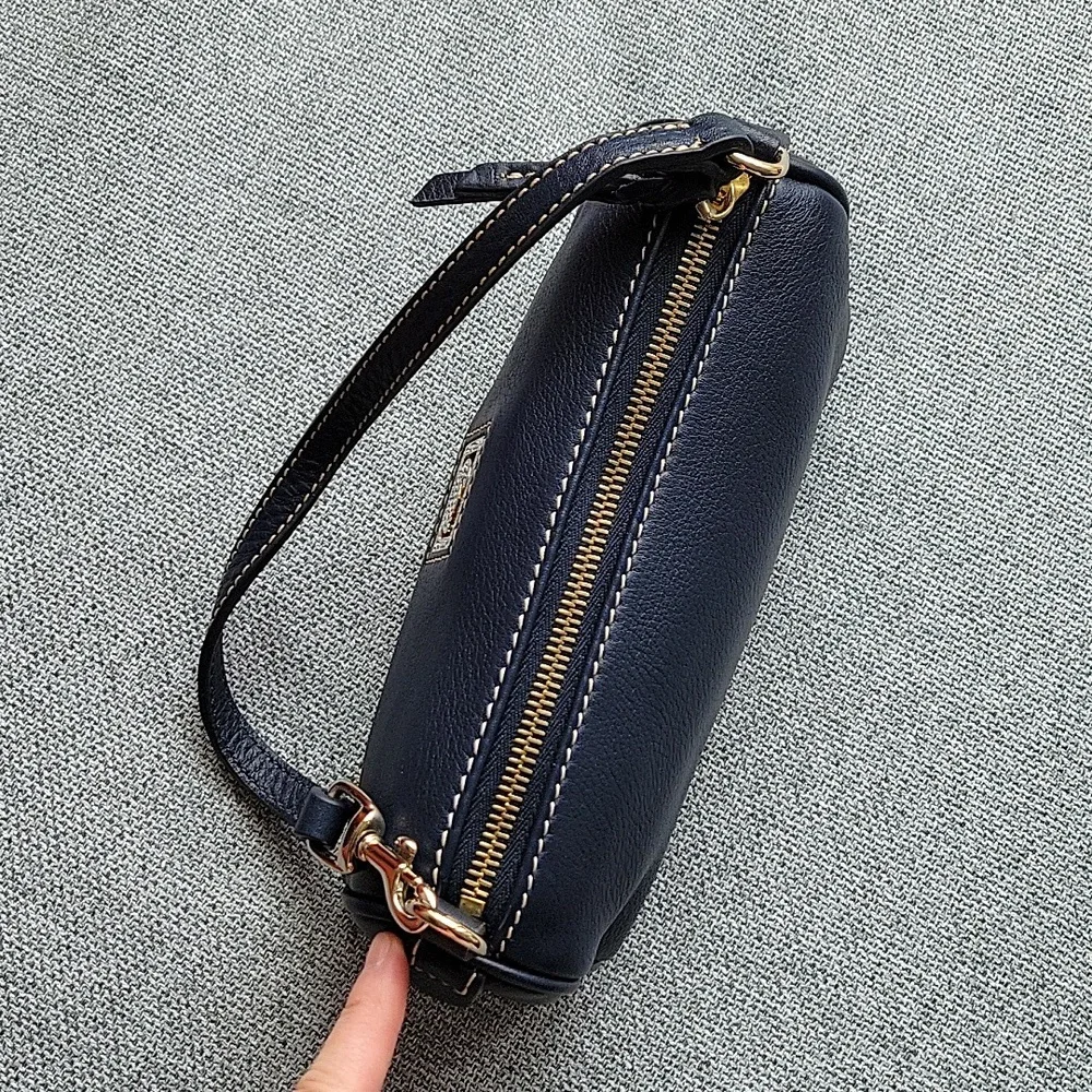 NWOT Dooney & Bourke Dark Navy Blue Leather Zip Shoulder Bag Clutch - Picture 3 of 6